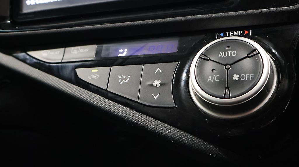 2016 Toyota Aqua Push Button + Reverse Camera image 343208