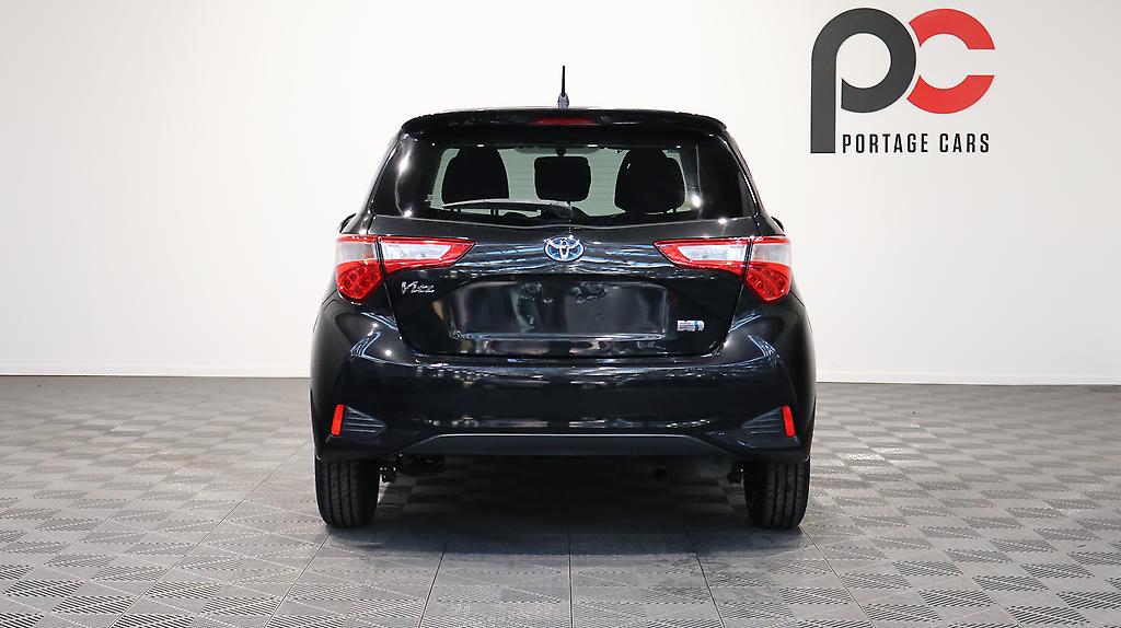 2017 Toyota Vitz Hybrid F Model image 344519