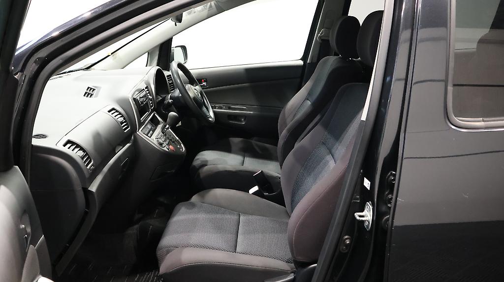 2005 Toyota Wish image 343753