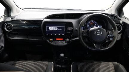 2017 Toyota Vitz Hybrid Jewela image 341740