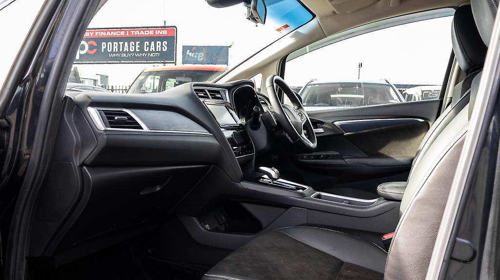 2019 Honda Shuttle Hybrid Z Half leather trim image 342289