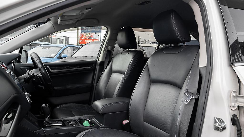 2015 Subaru Outback Limited AWD Leather package image 341603