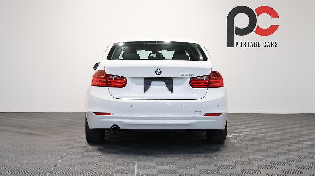 2012 BMW 320i Cruise Control + Reverse Camera image 345586
