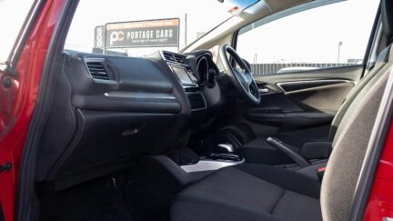 2015 Honda Fit Hybrid F Spec Hybrid image 341055