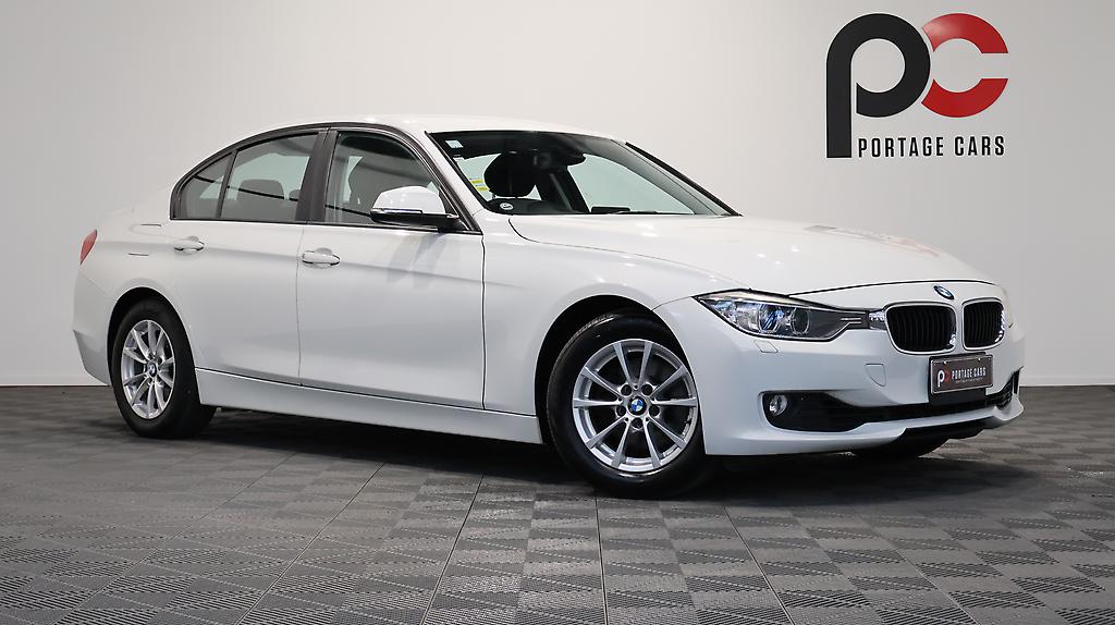 2012 BMW 320i Cruise Control + Reverse Camera image 345580