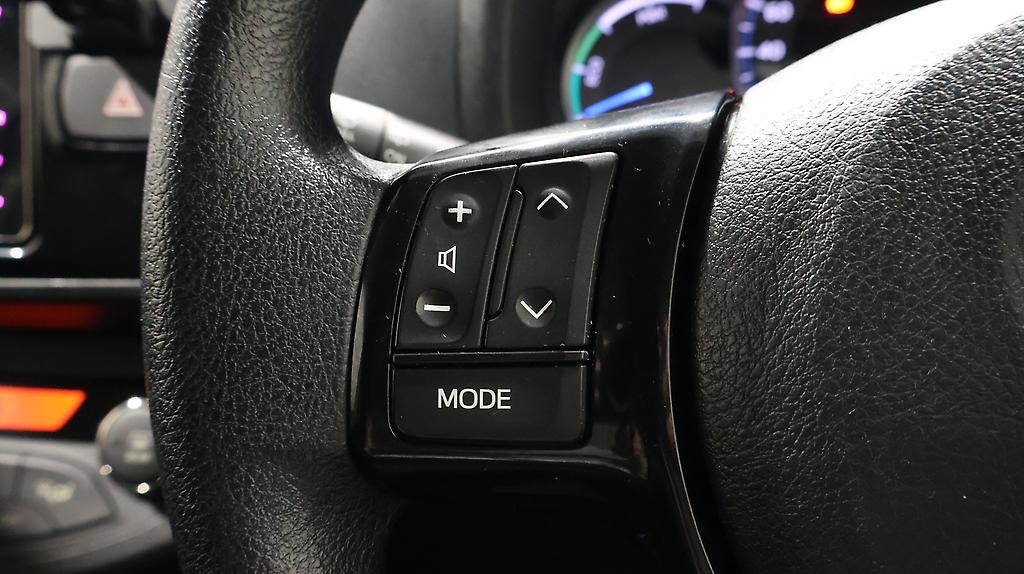 2017 Toyota Vitz Hybrid F Model image 344295