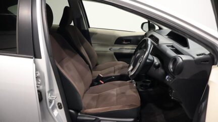 2013 Toyota Aqua G Model with Alloys image 341392
