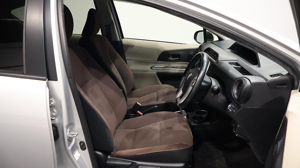 2013 Toyota Aqua G Model with Alloys image 341392