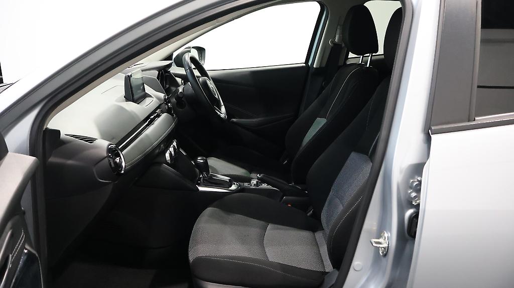 2016 Mazda Demio 13S Touring image 343025