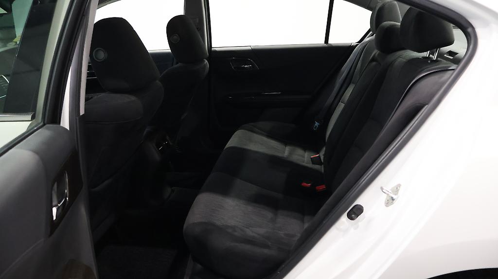 2013 Honda Accord Hybrid EX – Cruise Control and Reverse Camera image 345281