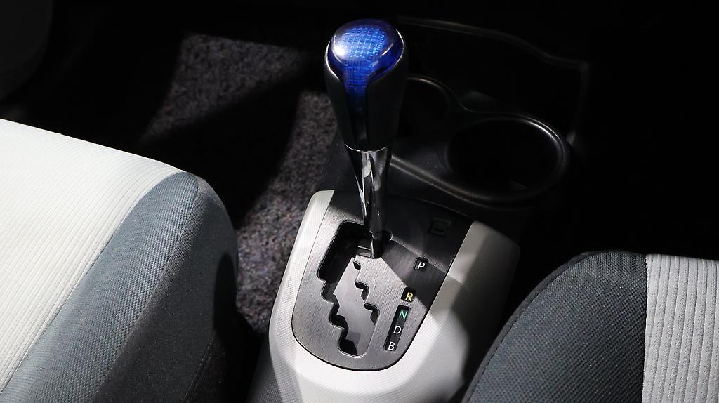 2013 Toyota Aqua S Model, Push Start, Bluetooth image 343459