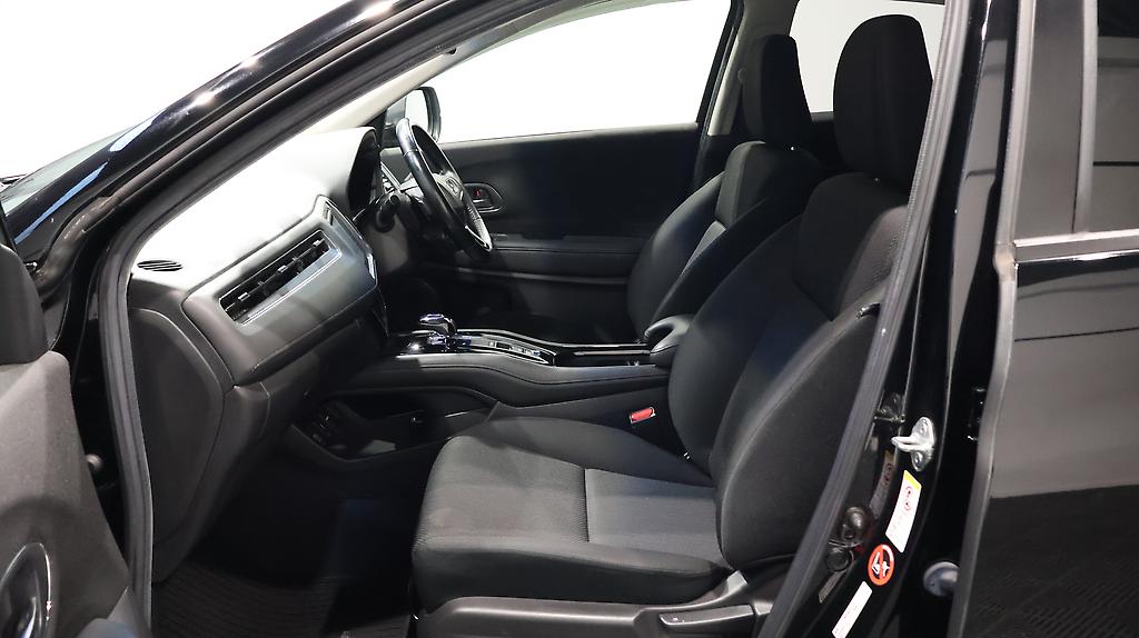 2014 Honda Vezel X Hybrid with Cruise Control, Smart Key and Reverse Camera image 345172
