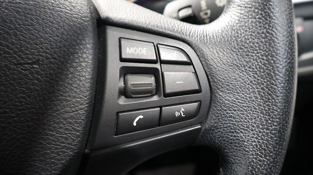 2012 BMW 320i Cruise Control + Reverse Camera image 345600