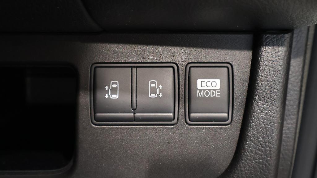 2013 Nissan Serena Highway Star S-Hybrid L Selection image 342138