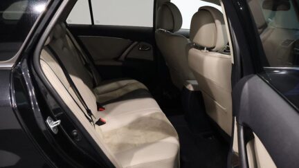 2013 Toyota Avensis Wagon Li image 345844
