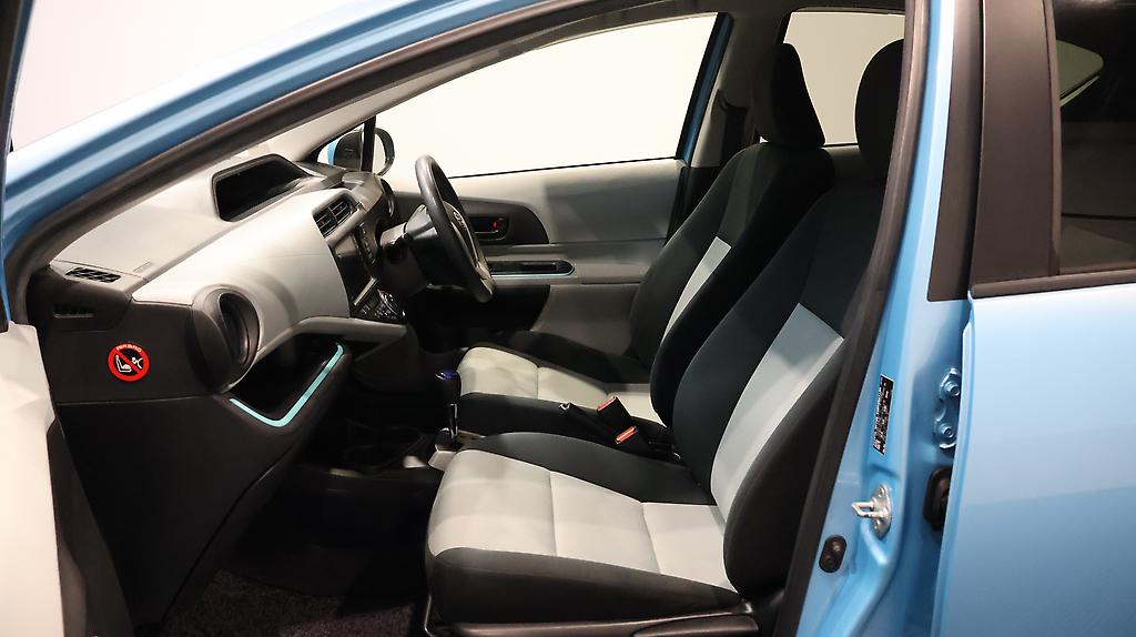 2013 Toyota Aqua S Model, Push Start, Bluetooth image 343451