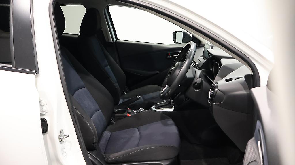 2015 Mazda Demio Push Start + Reverse Camera image 343495