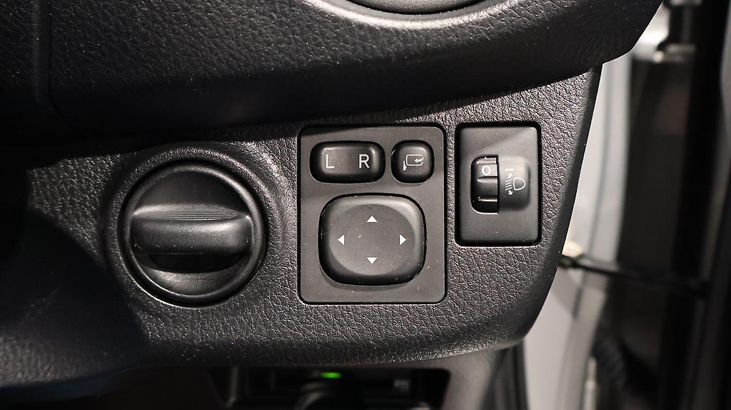 2017 Toyota Vitz Hybrid + Reverse Camera image 345555