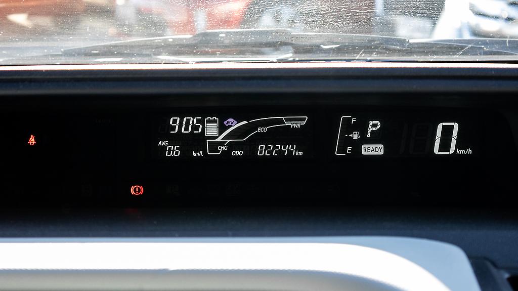 2012 Toyota Aqua F model hybrid Push start image 345713