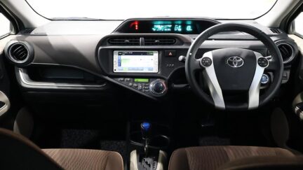 2013 Toyota Aqua G Model + Reverse Camera image 345065