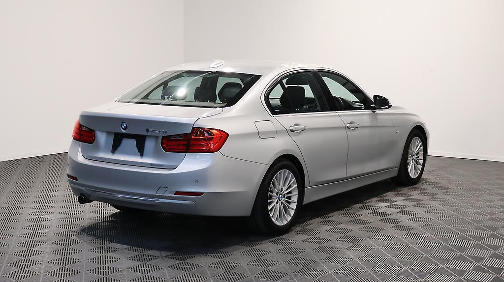 2013 BMW 320i 320i Luxury image 344476