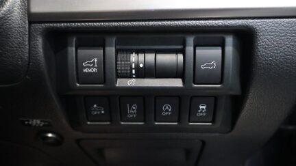 2015 Subaru Outback Limited AWD Leather package image 344179