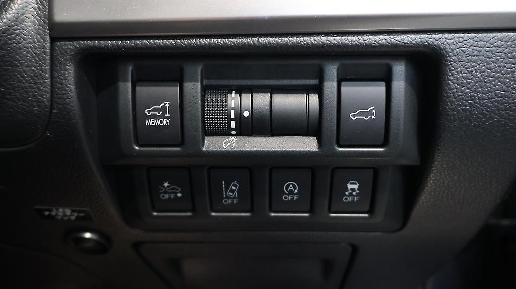 2015 Subaru Outback Limited AWD Leather package image 344179