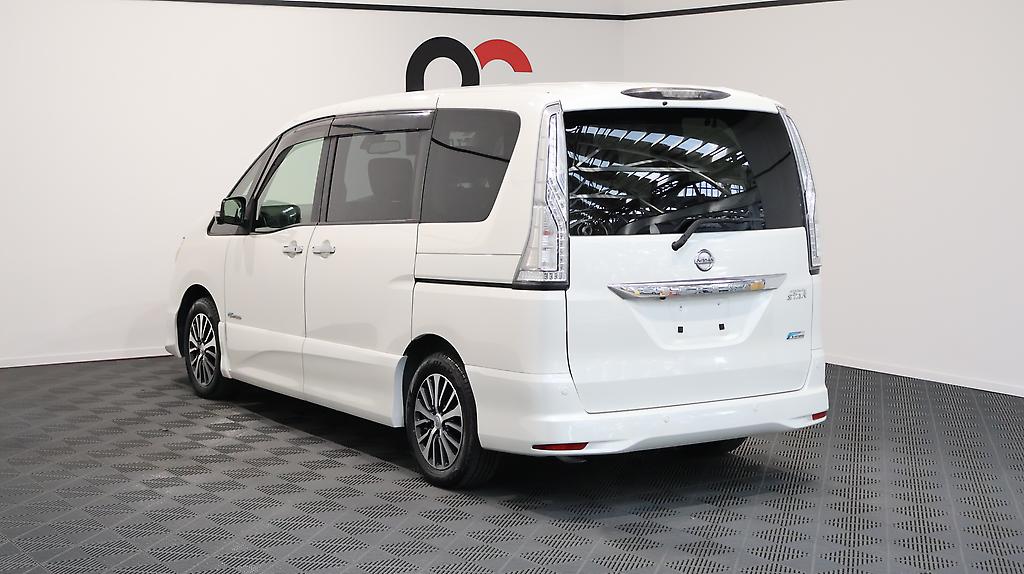 2014 Nissan Serena image 342605