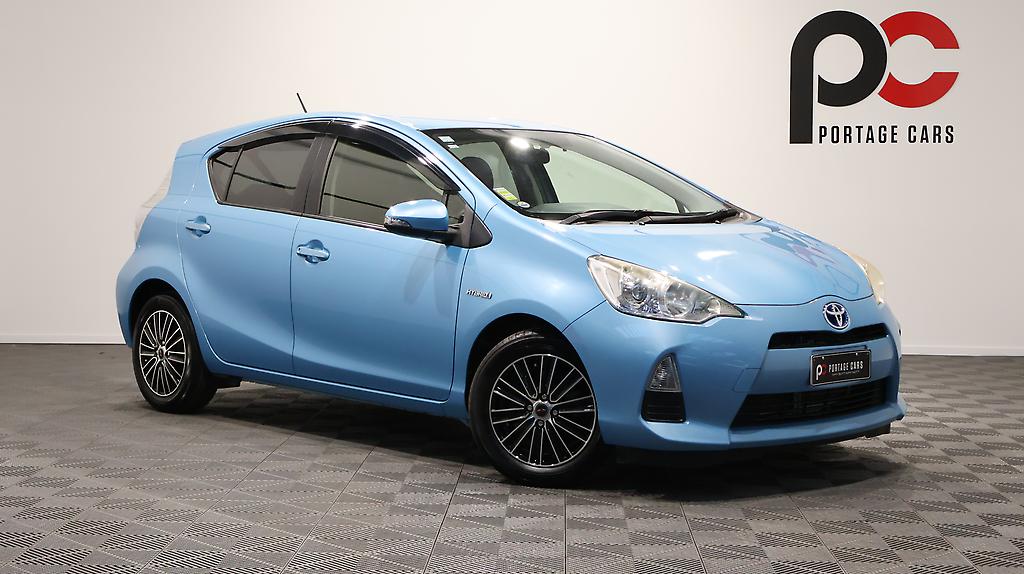 2013 Toyota Aqua G Model with Alloys and Very Low KMs image 340991