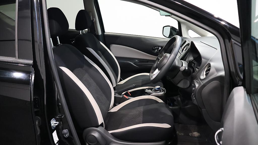 2017 Nissan Note E Power-X Great Look in Black!! image 344440