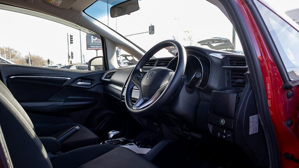2015 Honda Fit Hybrid F Spec Hybrid image 341048