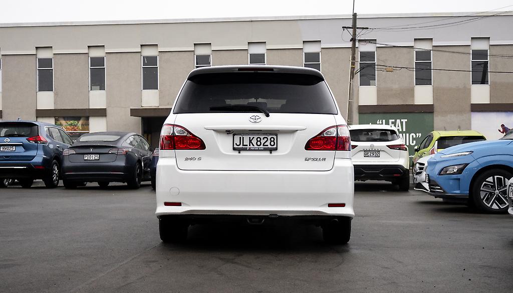 2006 Toyota Ipsum 240 S 7 Seater, Reverse camera image 342332