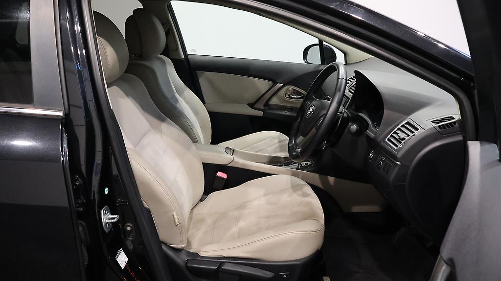 2013 Toyota Avensis Wagon Li image 345845