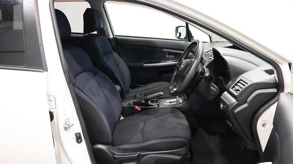 2015 Subaru Impreza Cruise Control + Half Leather Seats image 343474