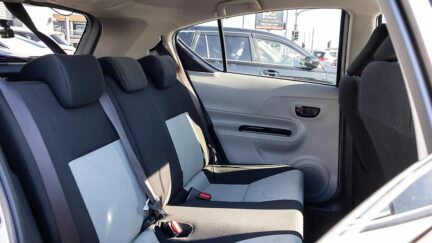 2012 Toyota Aqua F model hybrid Push start image 345715