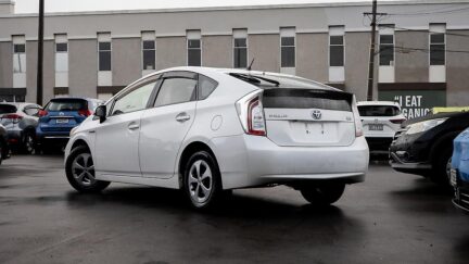 2013 Toyota Prius S Model / Push Start / Hybrid image 342296