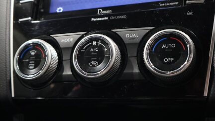 2015 Subaru Impreza Cruise Control + Half Leather Seats image 343479