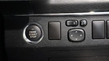 2012 Toyota Avensis Xi great look and Low KMs image 344202