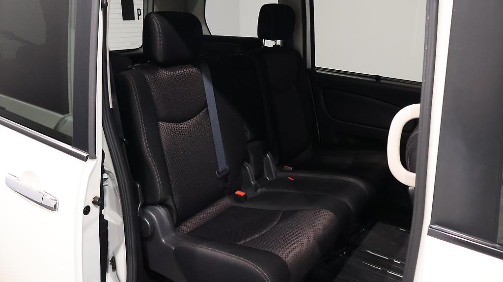 2013 Nissan Serena Highway Star S Hybrid image 341111