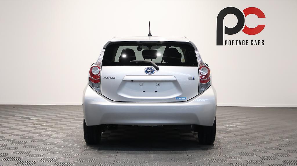 2013 Toyota Aqua G Model with Alloys image 341385