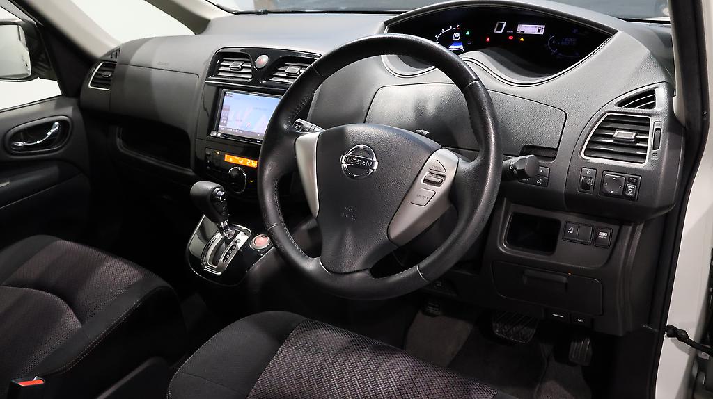 2013 Nissan Serena Highway Star S Hybrid image 341114