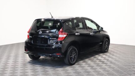2017 Nissan Note E Power-X Great Look in Black!! image 344434