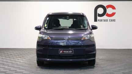 2013 Toyota Spade F Model image 343201