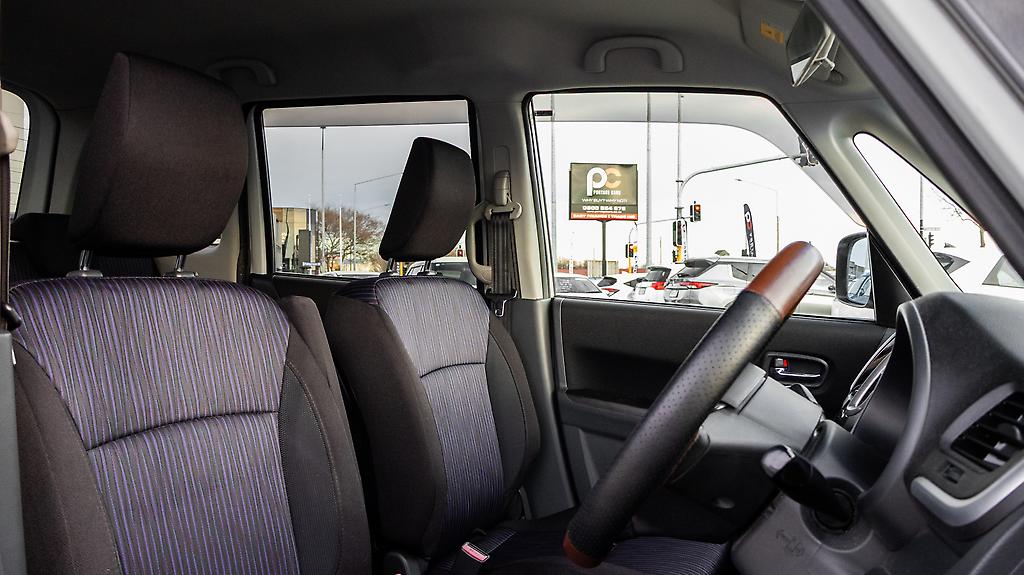 2015 Suzuki Solio Push Start , Dual power slide door image 345933