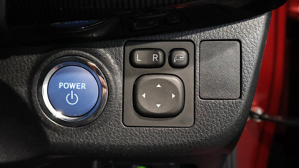 2017 Toyota Vitz Hybrid Jewela image 341747