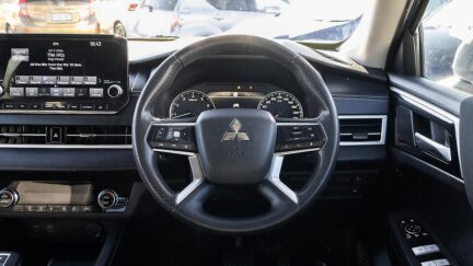 2022 Mitsubishi Outlander LS 2.5P/4WD/CVT image 345760
