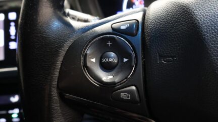 2014 Honda Vezel X Hybrid with Cruise Control, Smart Key and Reverse Camera image 345183