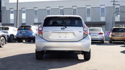2012 Toyota Aqua F model hybrid Push start image 345710