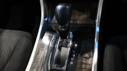 2013 Honda Accord Hybrid EX – Cruise Control and Reverse Camera image 345290