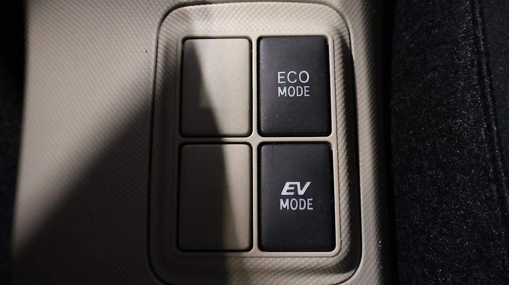 2012 Toyota Aqua G Model + Push Button image 341982